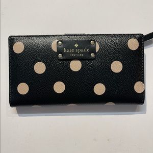 Kate Spade Spencer cabana dot slim bifold wallet